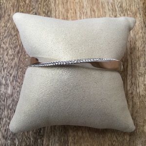 KATE SPADE TWIST HINGED BANGLE